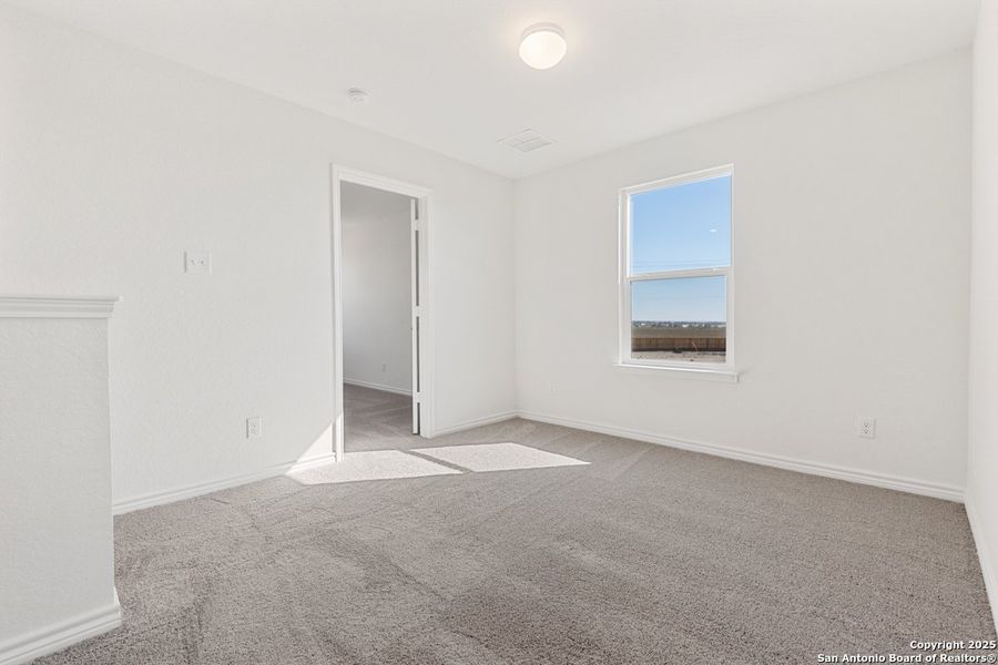 Spacious, unfurnished interior of a new home in Punta Verde, Converse (Image 8).