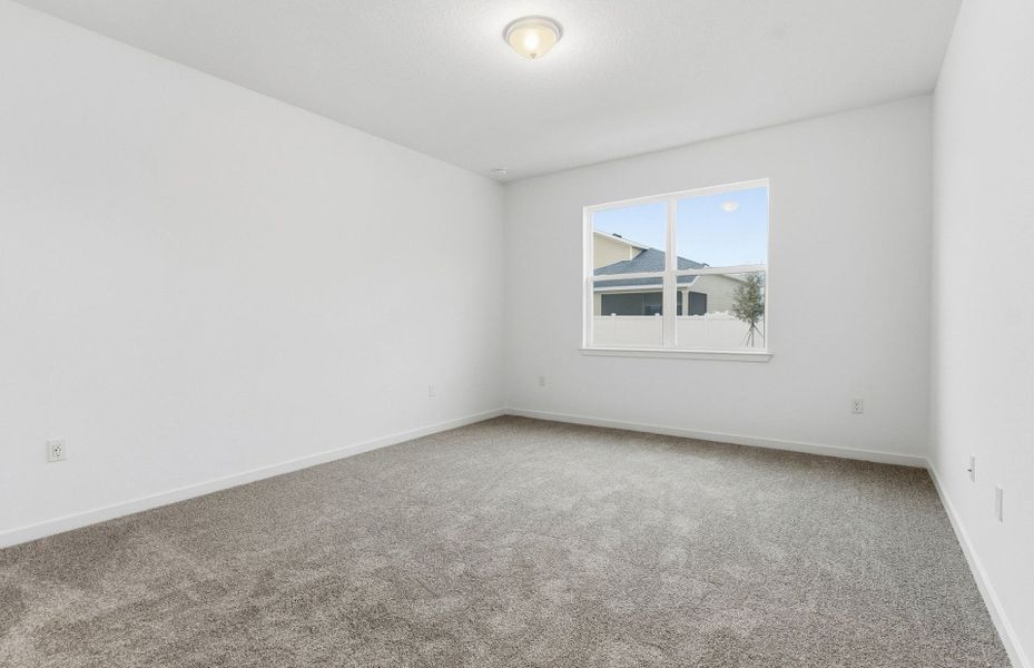 Spacious, unfurnished interior of a new home in Pioneer Ranch, Ocala (Image 14).