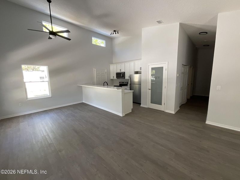 Spacious, unfurnished interior of a new home in , St. Augustine (Image 12).