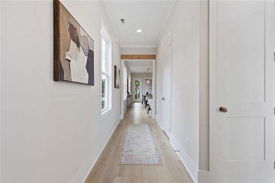 Spacious, unfurnished interior of a new home in , Athens (Image 25).