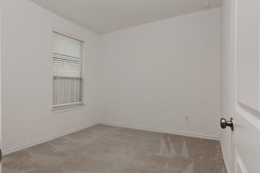 Spacious, unfurnished interior of a new home in Mavera, Conroe (Image 24).