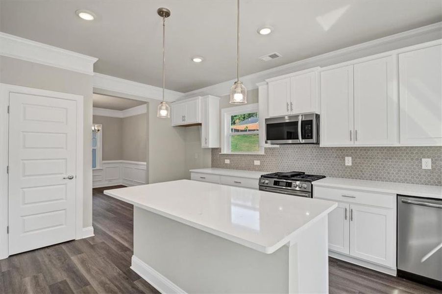 Furnished interior view inside a new home in Tuscany Hills, Douglasville (Image 5).