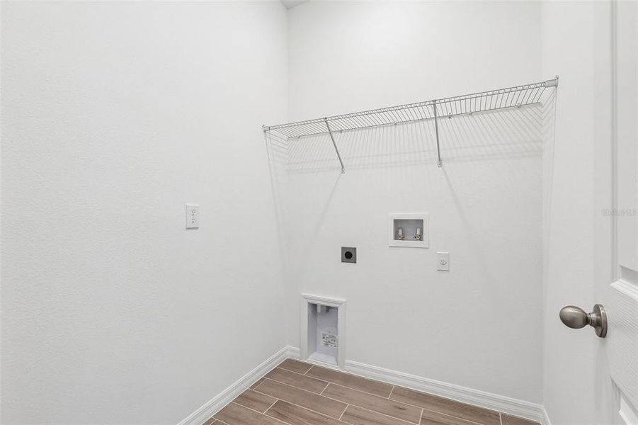 Spacious, unfurnished interior of a new home in Brack Ranch, St. Cloud (Image 24).