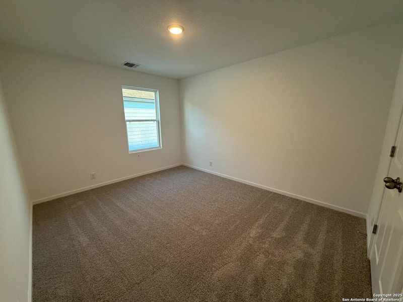 Spacious, unfurnished interior of a new home in Meadows at Hennersby Hollow 40's, San Antonio (Image 15). Spacious, unfurnished interior of a new home in Meadows at Hennersby Hollow 40's, San Antonio (Image 15).