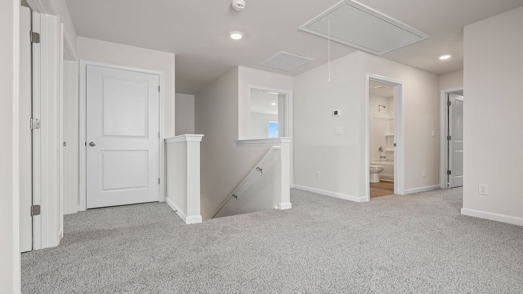 Spacious, unfurnished interior of a new home in Durbin Meadows, Fountain Inn (Image 18).