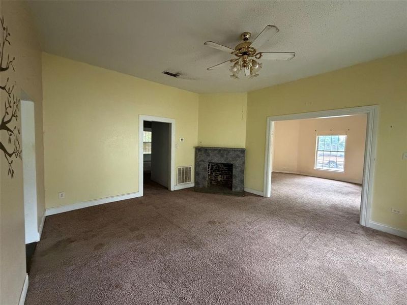 Spacious, unfurnished interior of a new home in , Cleburne (Image 5). Spacious, unfurnished interior of a new home in , Cleburne (Image 5).