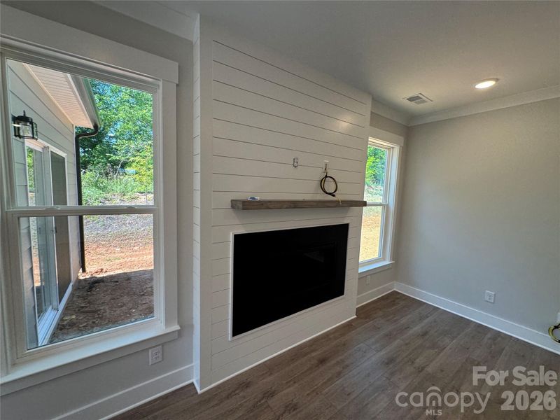 Image 36 of a home in Robinson Oaks.