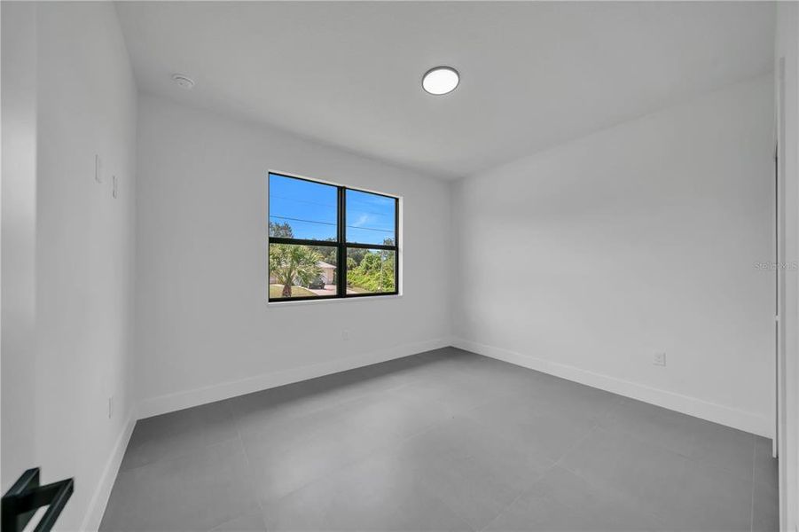 Spacious, unfurnished interior of a new home in , North Port (Image 19).
