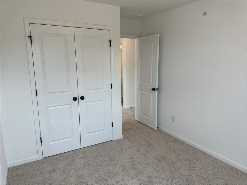 Spacious, unfurnished interior of a new home in Laurelwood, Douglasville (Image 41).