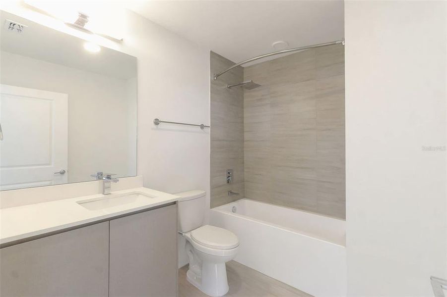 Furnished interior view inside a new home in , Orlando (Image 4).