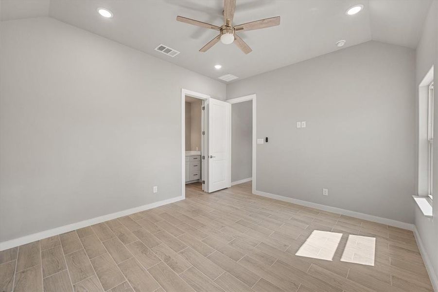 Spacious, unfurnished interior of a new home in , Kerens (Image 34).