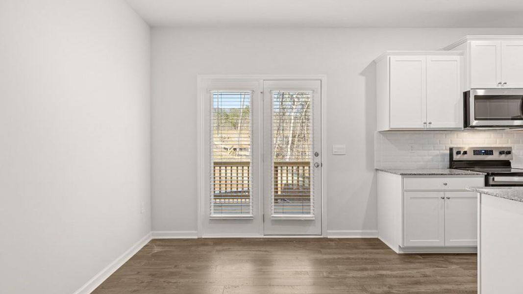 Spacious, unfurnished interior of a new home in Mountain Park, Dahlonega (Image 21).