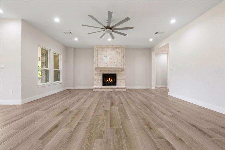 Spacious, unfurnished interior of a new home in , Baytown (Image 35). Spacious, unfurnished interior of a new home in , Baytown (Image 35).