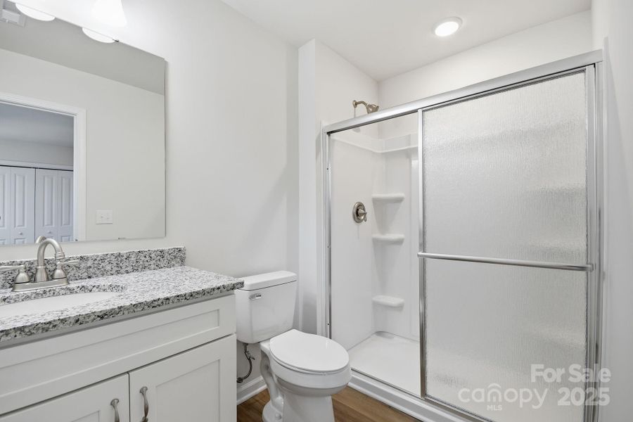 Primary Room Bathroom Primary Room Bathroom