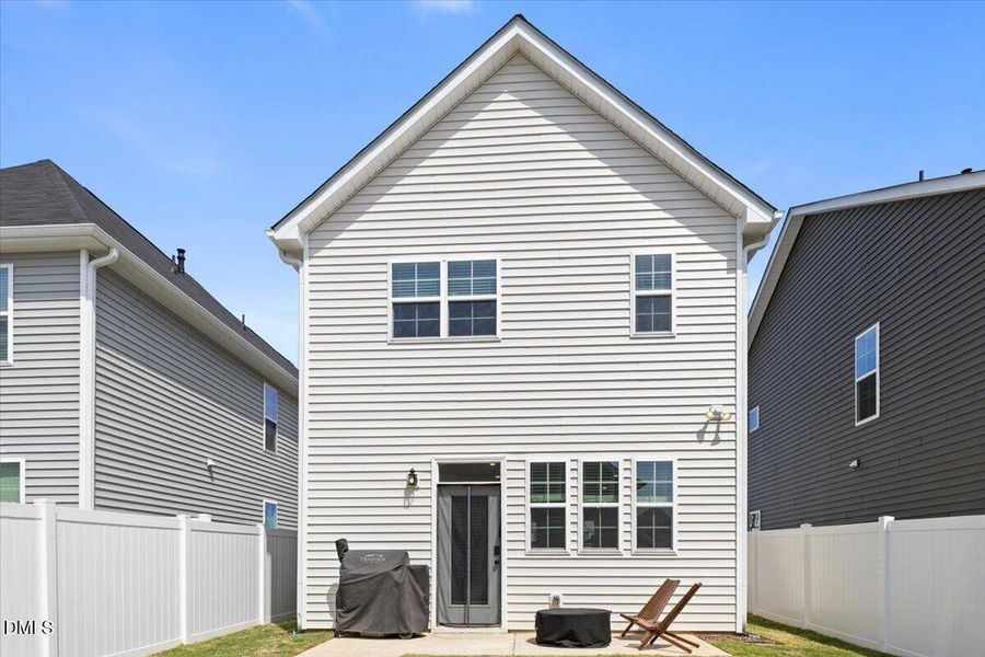 48-33 Pear Blossom Pkwy