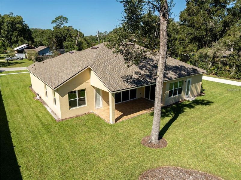 Exterior details and patio area of a home in , Orange City (Image 25).