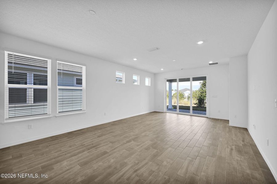 Spacious, unfurnished interior of a new home in Del Webb Wildlight, Yulee (Image 18).