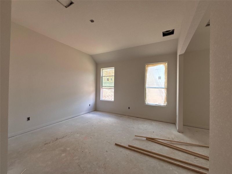 Spacious, unfurnished interior of a new home in The Colony 50s, Cedar Creek (Image 26).