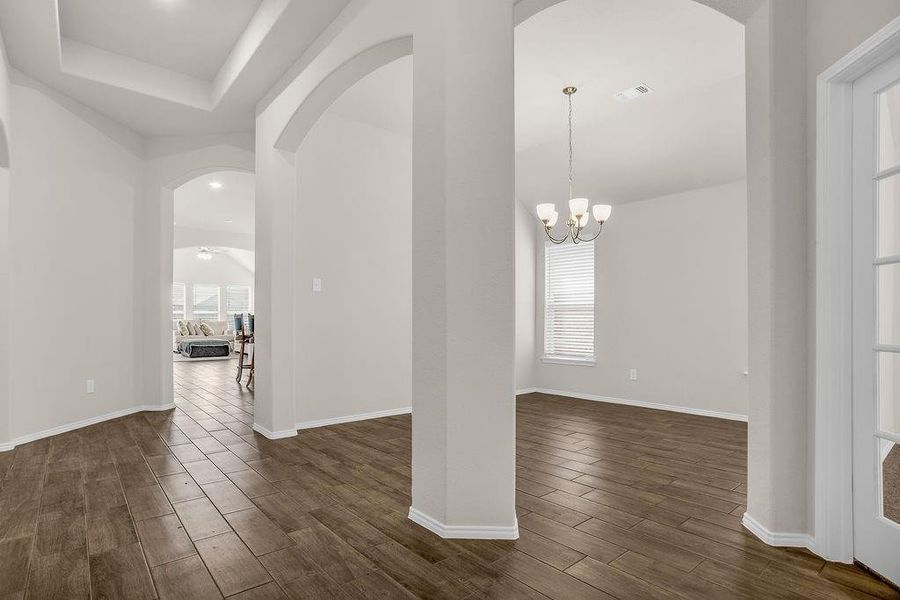 Spacious, unfurnished interior of a new home in Summer Crest, Fort Worth (Image 22).