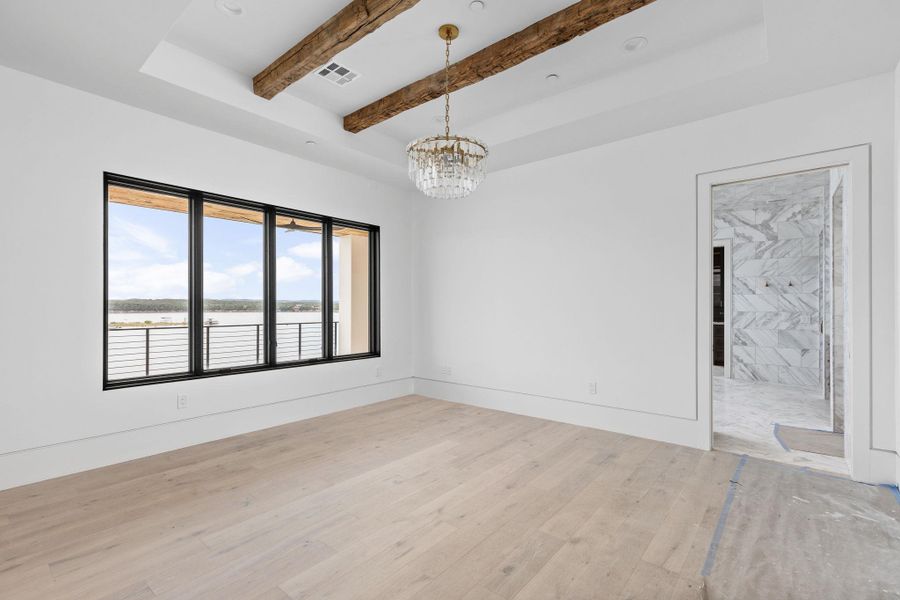 Spacious, unfurnished interior of a new home in , Lakeway (Image 17).