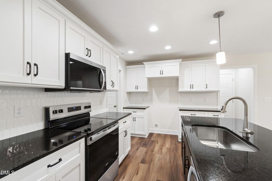 Harmony (19) Harmony (19)