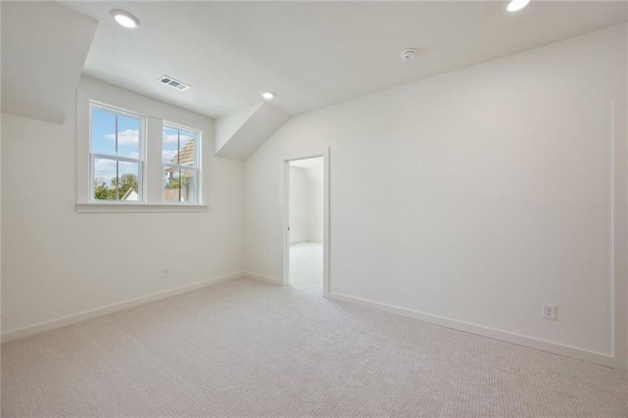 Spacious, unfurnished interior of a new home in Fireside Farms, Dawsonville (Image 28).
