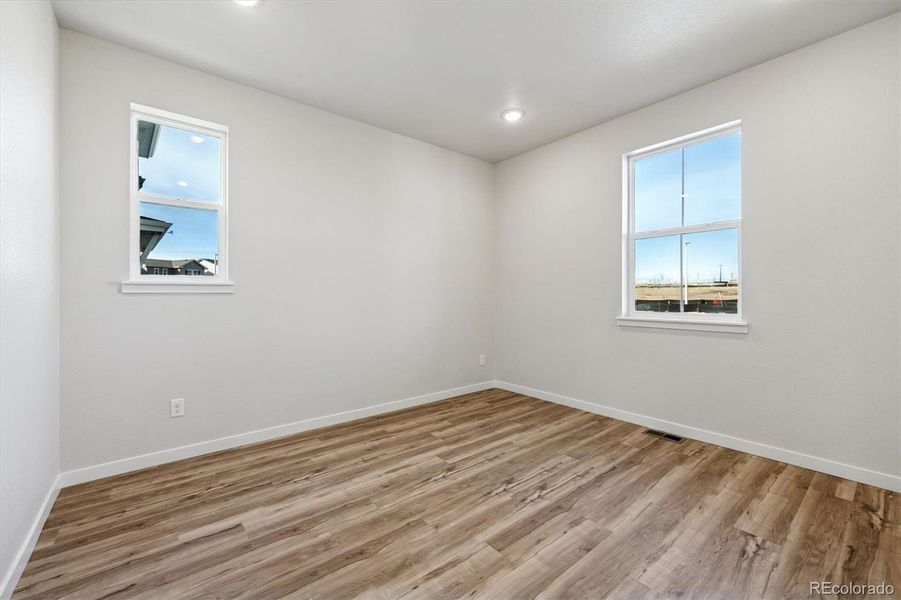 Spacious, unfurnished interior of a new home in Windler, Aurora (Image 9).