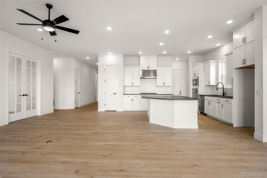 Spacious, unfurnished interior of a new home in Wolf Ranch - Enclave Collection, Colorado Springs (Image 22).