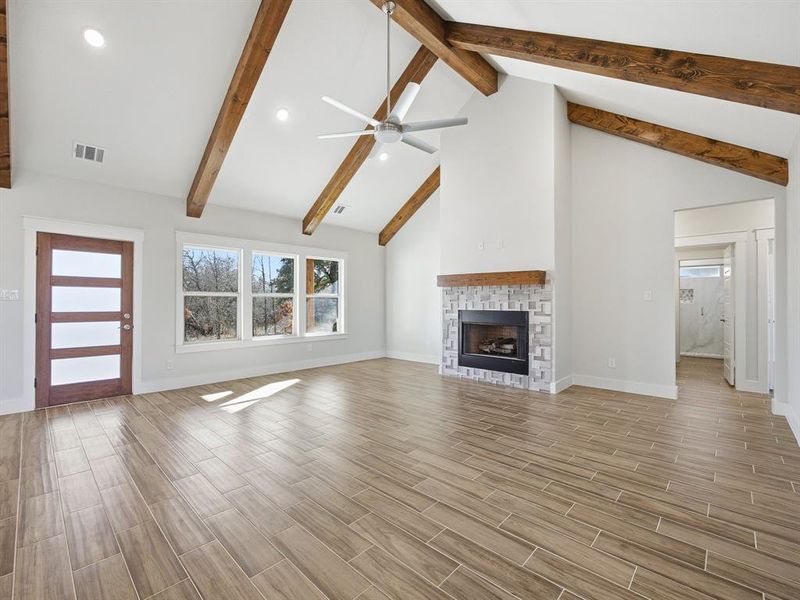 Spacious, unfurnished interior of a new home in , Weatherford (Image 22).