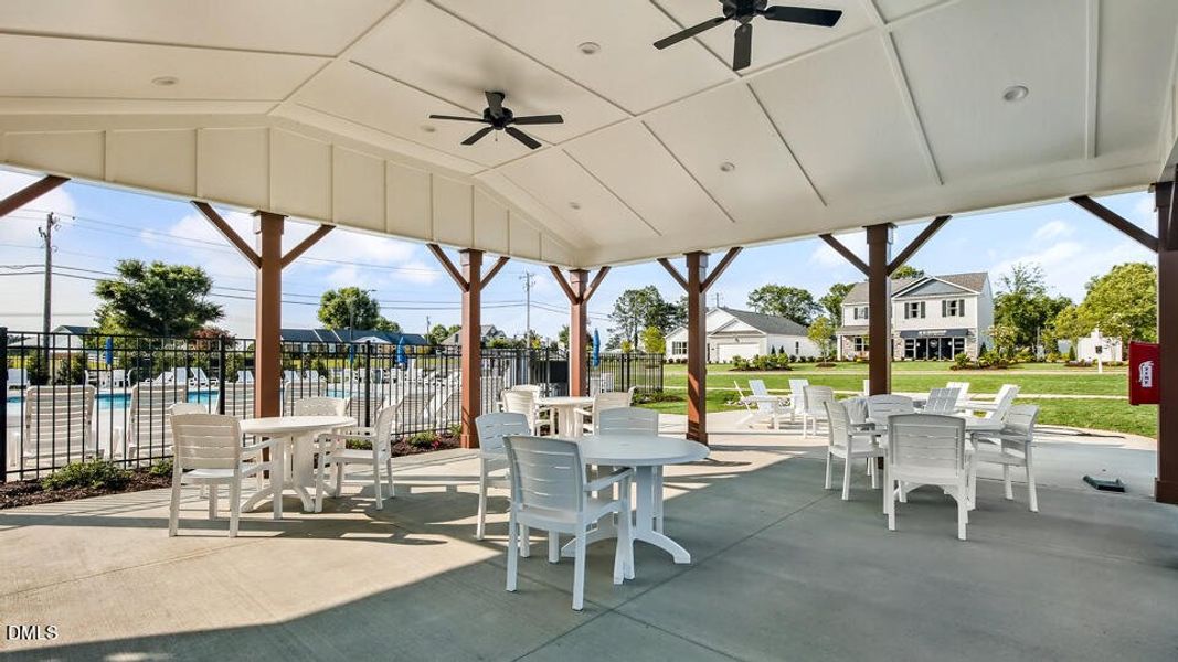 honeycutt-oaks-monument-pool-004 honeycutt-oaks-monument-pool-004