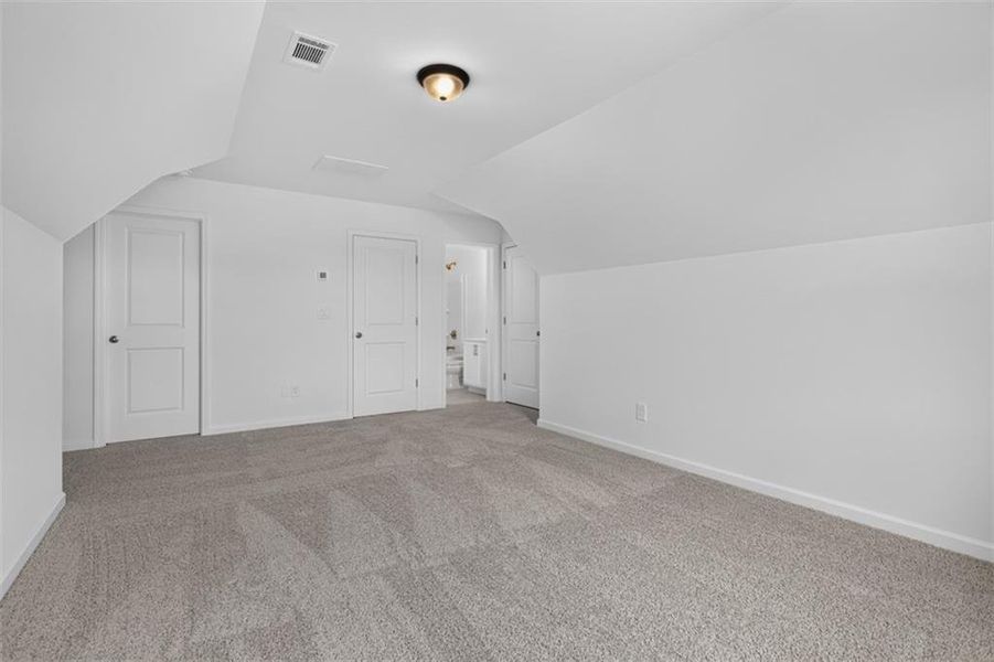 Spacious, unfurnished interior of a new home in , Athens (Image 31).