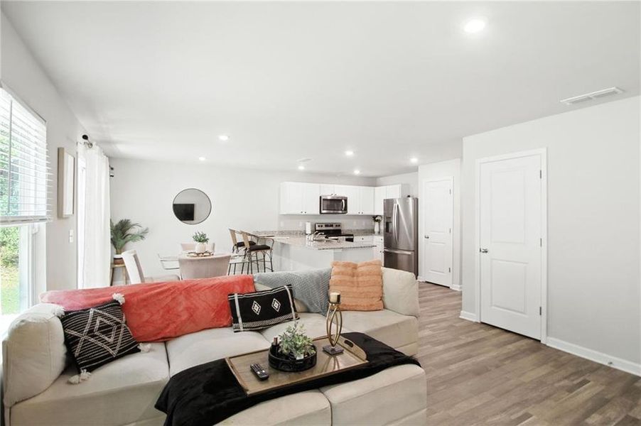 Furnished interior view inside a new home in , Dallas (Image 22).