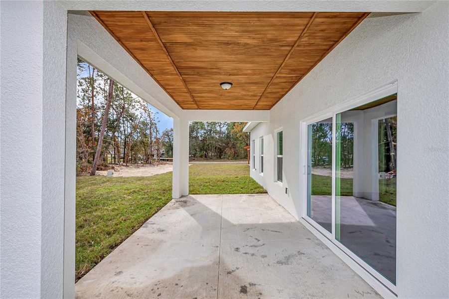 Exterior details and patio area of a home in , Ocala (Image 19).