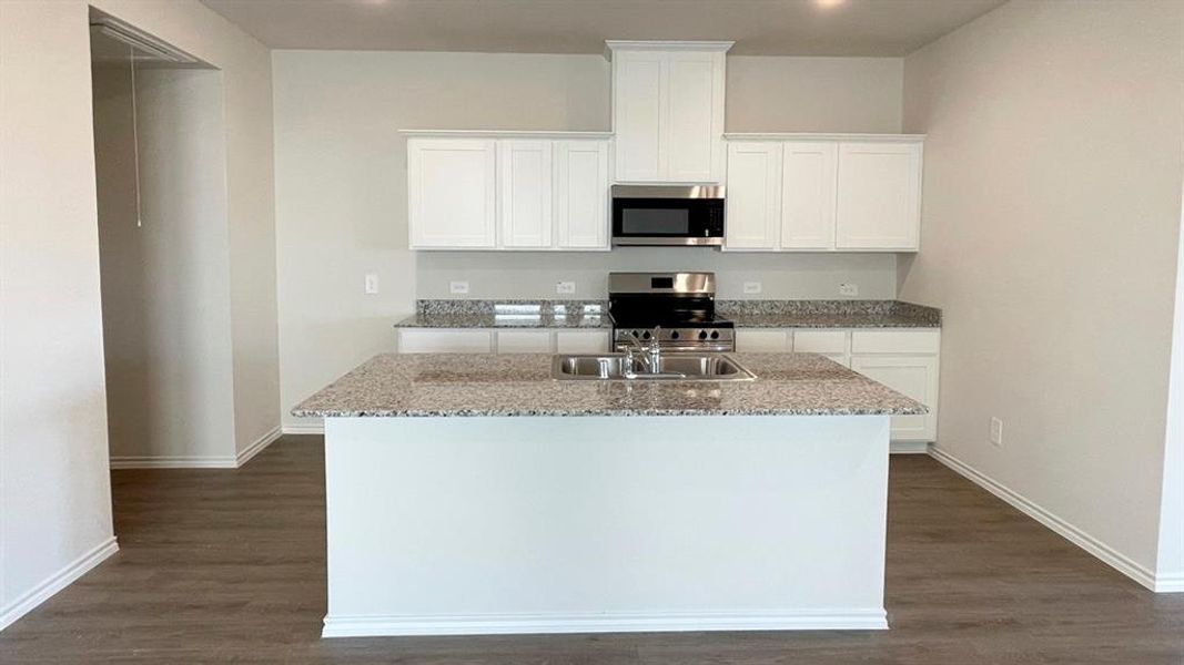 Furnished interior view inside a new home in Sweetwater Springs, Sherman (Image 3).