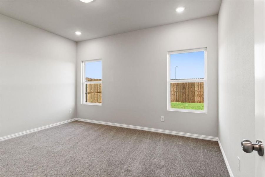 Spacious, unfurnished interior of a new home in Trails of Fossil Creek, Fort Worth (Image 28). Spacious, unfurnished interior of a new home in Trails of Fossil Creek, Fort Worth (Image 28).