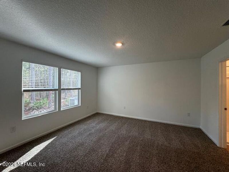 Spacious, unfurnished interior of a new home in Copes Landing, Jacksonville (Image 22).