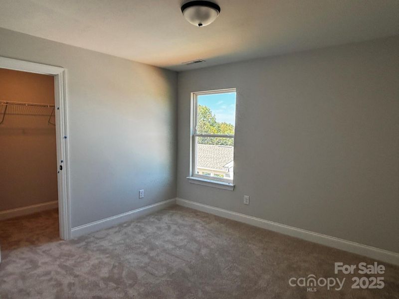 Spacious, unfurnished interior of a new home in Waterford Commons, Rock Hill (Image 11).
