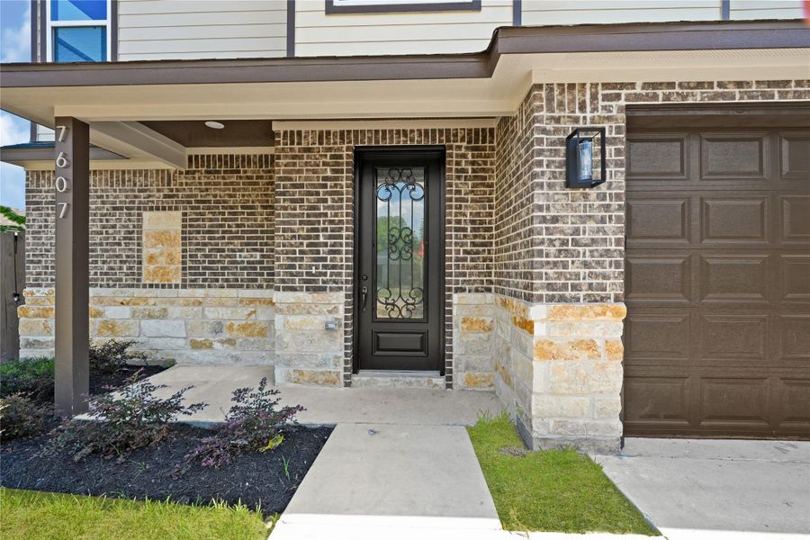 Exterior details and patio area of a home in , Houston (Image 25).