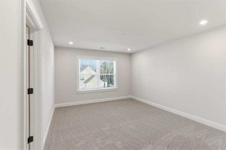 Spacious, unfurnished interior of a new home in Ford Landing, Acworth (Image 23).