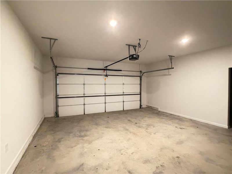 Spacious, unfurnished interior of a new home in , Jefferson (Image 43).