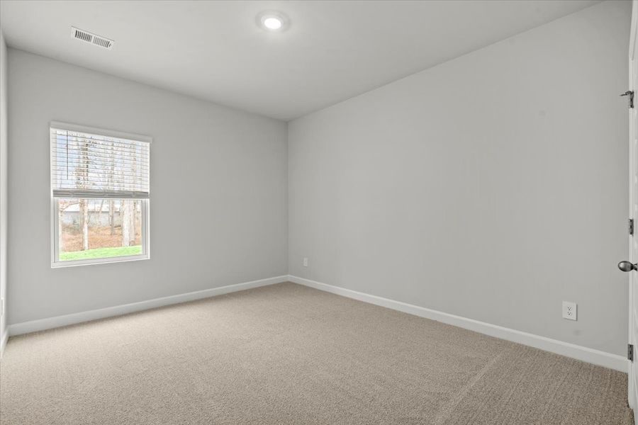 Spacious, unfurnished interior of a new home in Shiloh Valley, Piedmont (Image 14).