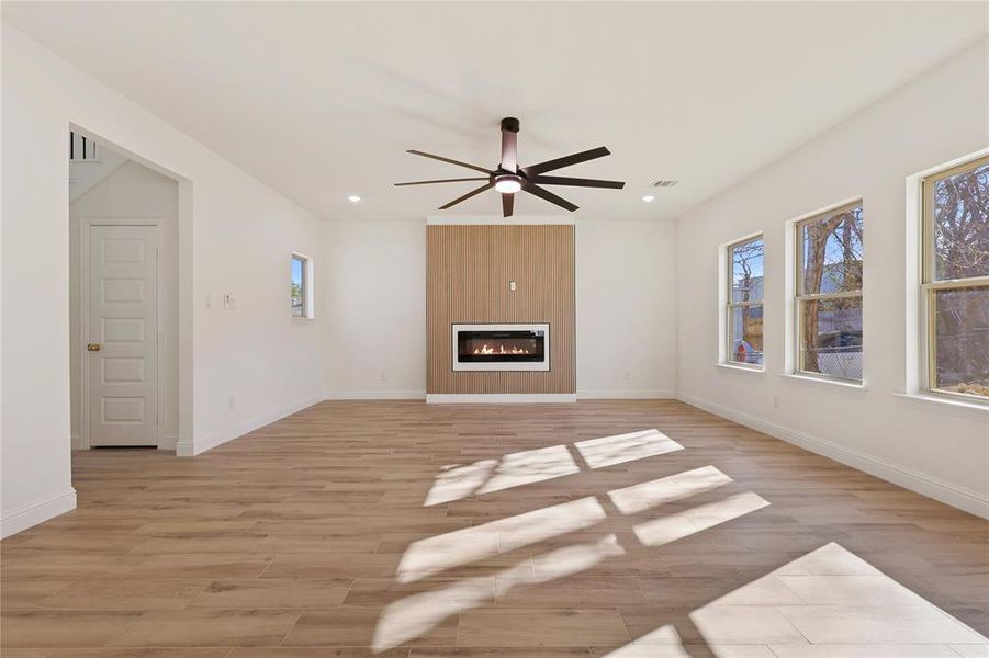 Spacious, unfurnished interior of a new home in , Fort Worth (Image 14).