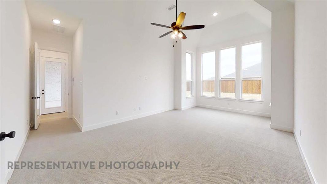 Spacious, unfurnished interior of a new home in Saddle Star Estates, Rockwall (Image 17).