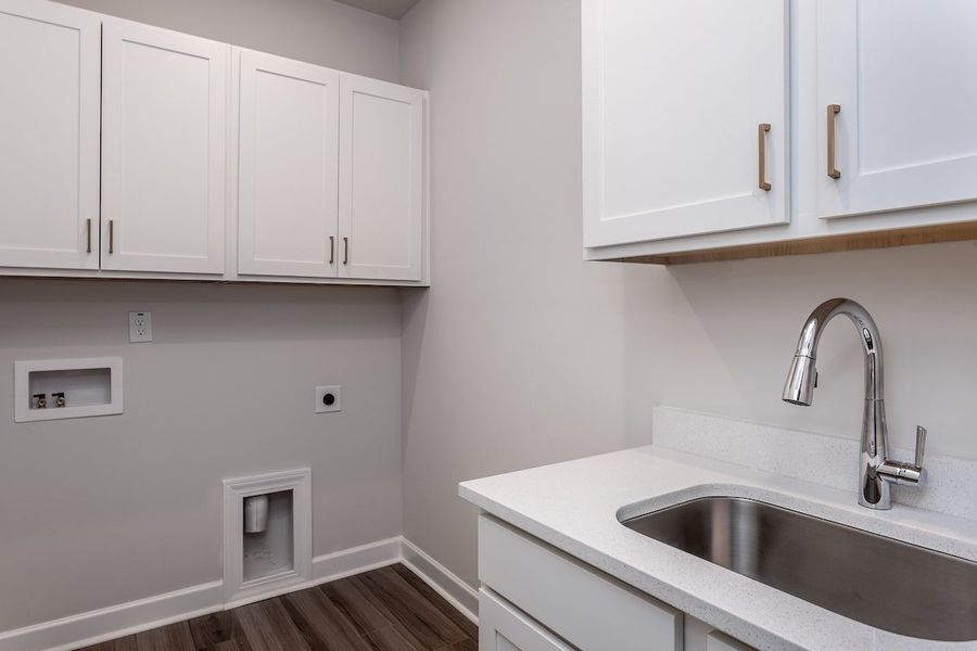 Representative interior finishes for a home built from the Silas by Tri Pointe Homes in The Townes at Willow Park, Cary (Image 17). Representative interior finishes for a home built from the Silas by Tri Pointe Homes in The Townes at Willow Park, Cary (Image 17).