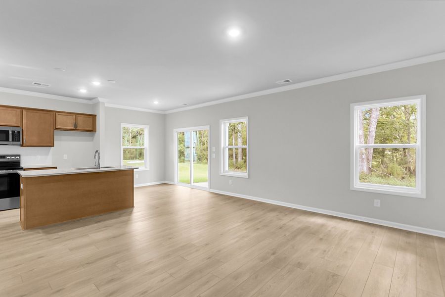 Spacious, unfurnished interior of a new home in Central Creek, Goose Creek (Image 21).