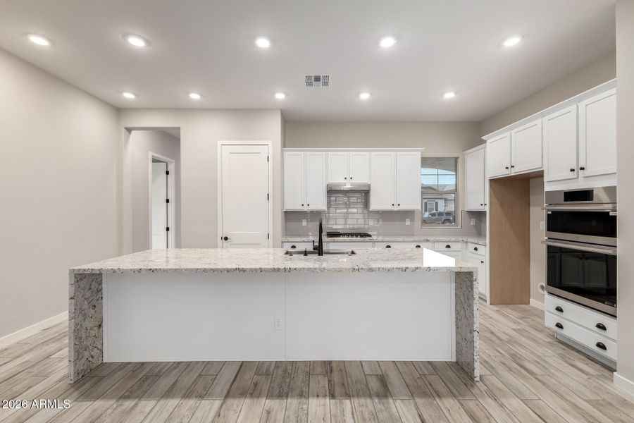 16 - 173rd 8819 16 - 173rd 8819