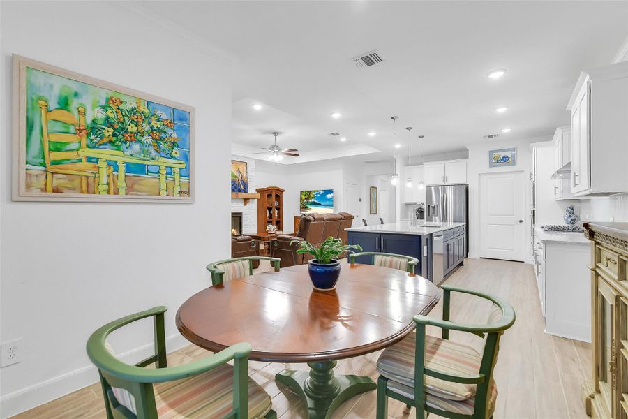 Furnished interior view inside a new home in Del Webb in Chambers Creek, Willis (Image 16). Furnished interior view inside a new home in Del Webb in Chambers Creek, Willis (Image 16).