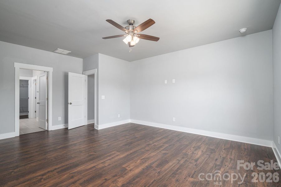 Spacious, unfurnished interior of a new home in , Maiden (Image 27).