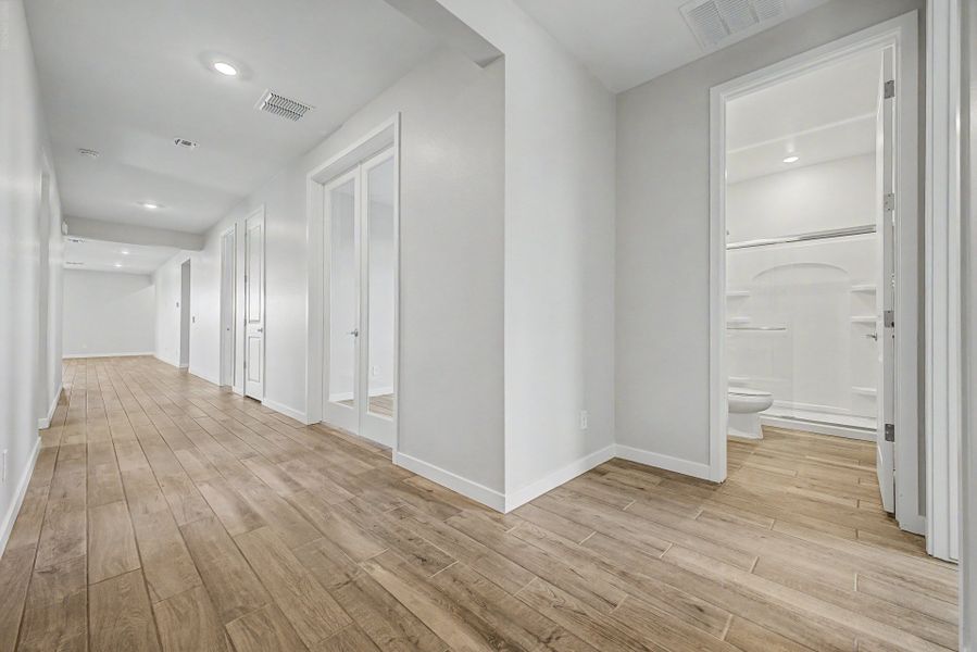Spacious, unfurnished interior of a new home in Citrus Park, Goodyear (Image 5).