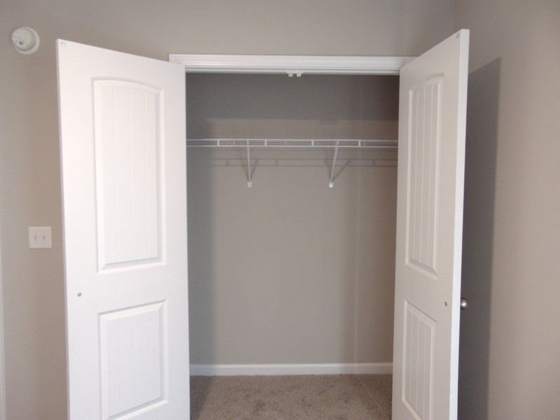 Spacious, unfurnished interior of a new home in Evergreen Farms, Murfreesboro (Image 20).